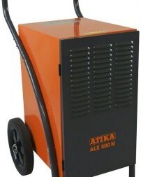 Charita zakoupila z Tříkrálové sbírky odvlhčovač