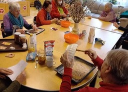 pečení moučníku na odpolední svačinku